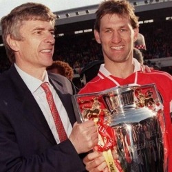 Tony Adams: Odegaard nie poprowadzi Arsenalu do mistrzostwa