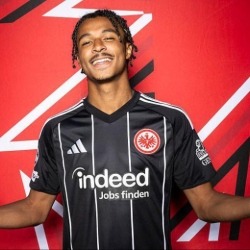 Arsenal zainteresowany skrzydłowym Frankfurtu, Jean-Matteo Bahoyą