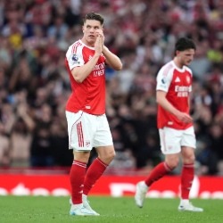 Arsenal rozbija Fulham 3:0 i umacnia się na szczycie tabeli