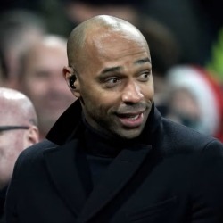 Thierry Henry: Arsenal musi pokazać ogień na Etihad