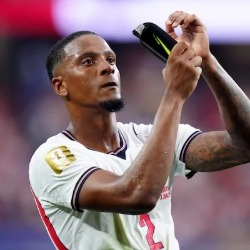 Arsenal blisko pozyskania Ezriego Konsy
