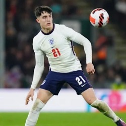 Arsenal na tropie Livramento. White na sprzedaż?