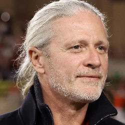 Emmanuel Petit: Odegaard wygląda na wyczerpanego przez cały sezon