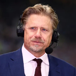 Peter Schmeichel stawia na Davida Rayę, Ljungberg ma inne zdanie