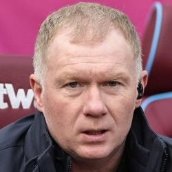 Scholes: Manchester City faworytem w wyścigu o tytuł z Arsenalem