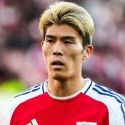 Tomiyasu opuszcza Arsenal za porozumieniem stron