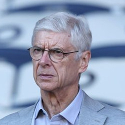 Wenger i Rooney różnią się w ocenie świętowania Arsenalu
