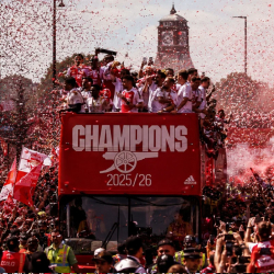 Arsenal świętuje mistrzostwo Premier League po 22 latach - wieści z parady