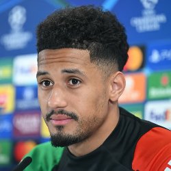 William Saliba wskazuje najlepszego obrońcę w historii