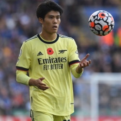 Oficjalnie: Tomiyasu wypada z gry do końca sezonu