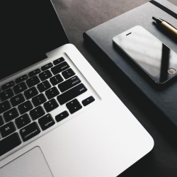 Jak kupić OC online i nie przepłacić? 7 rzeczy, które warto sprawdzić