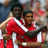 Arsenal pokonuje Real, HSV zdobywa Emirates Cup