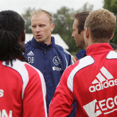 Bergkamp zamierza wrócić jako trener