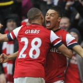 Telegraph: Arsenal wysłucha ofert za Gibbsa i Oxa