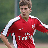 Henderson podpisał profesjonalną umowę z Arsenalem