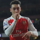 Statystyki: Sto spotkań Mesuta Özila w Arsenalu